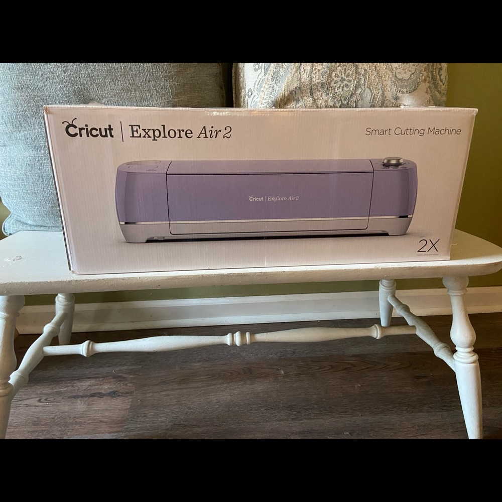 Cricut explore air 2 & accessories